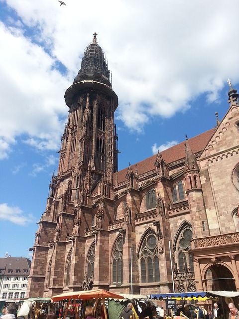 Verkaufsoffener Sonntag Freiburg im Breisgau - Wahrzeichen inmitten der Altstadt