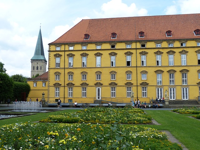 Verkaufsoffener Sonntag Osnabrück - Das Schloss beherbergt heute die Universität