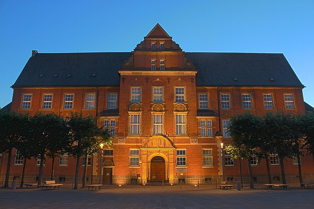 Verkaufsoffener Sonntag Bocholt - Das Amtsgericht am Benölkenplatz