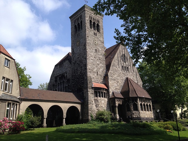 Verkaufsoffener Sonntag Bochum - Lutherkirche am Stadtpark