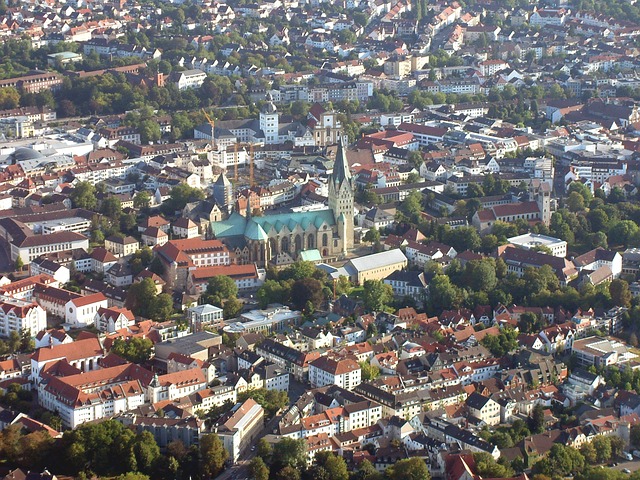Verkaufsoffener Sonntag Paderborn - Luftaufnahme des Doms und der Altstadt